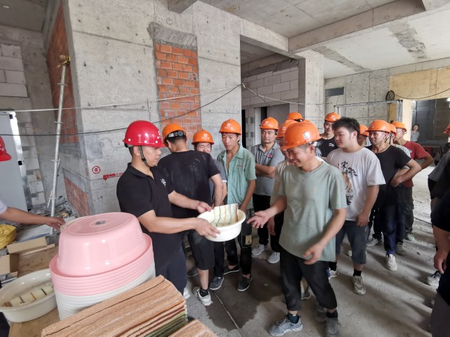 湖翠云來府-工人2(1).jpg